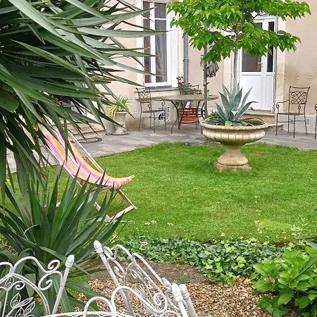 Agreables Chambres D'Hotes Pres Du Centre Ville Avec Jardin Le Mans Esterno foto